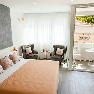 Pensión Rose Gold & With Balcony, Split
