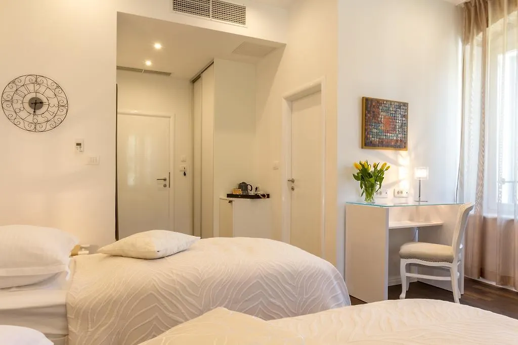 Pellegrini Luxury Rooms Split Guest house